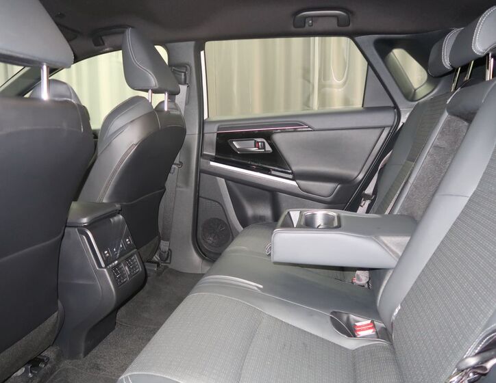 Subaru Solterra 12