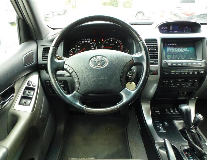 Toyota Land Cruiser 28