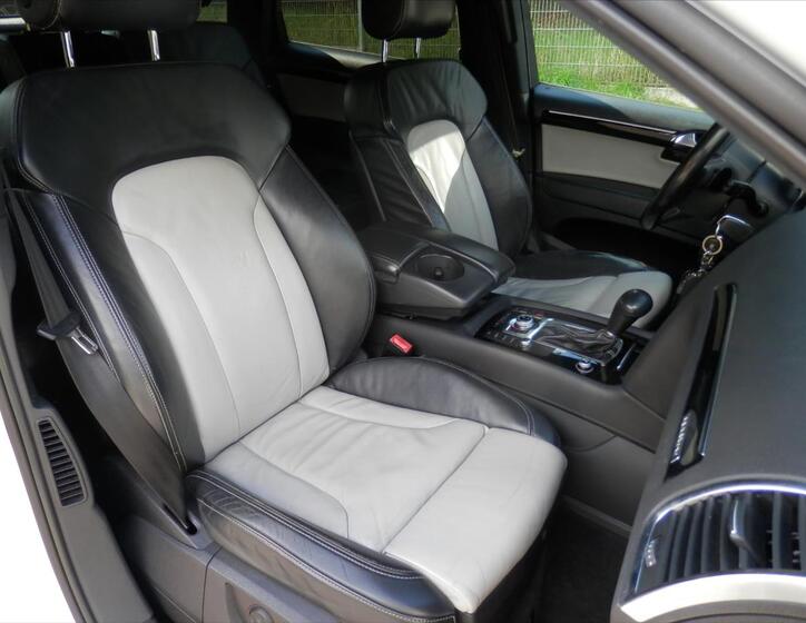 Audi Q7 15