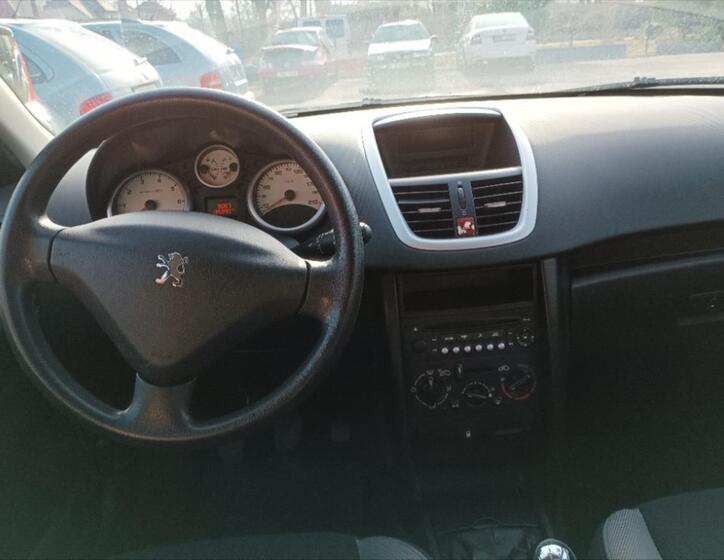 Peugeot 207 11