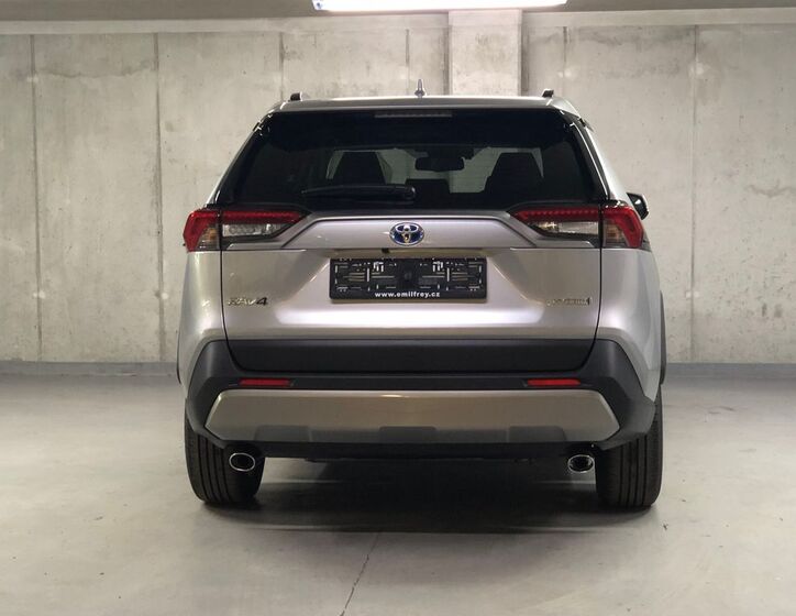 Toyota RAV4 6