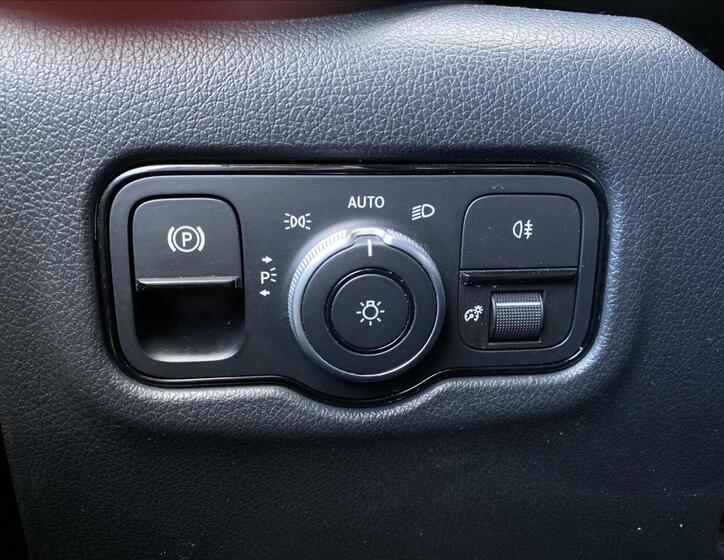 Mercedes-Benz Vito 18