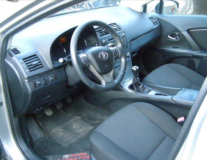 Toyota Avensis 12