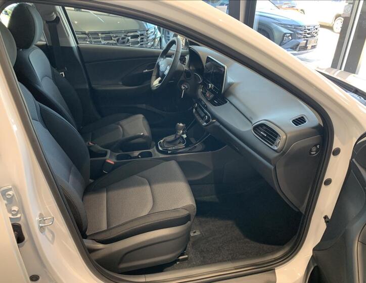 Hyundai i30 38