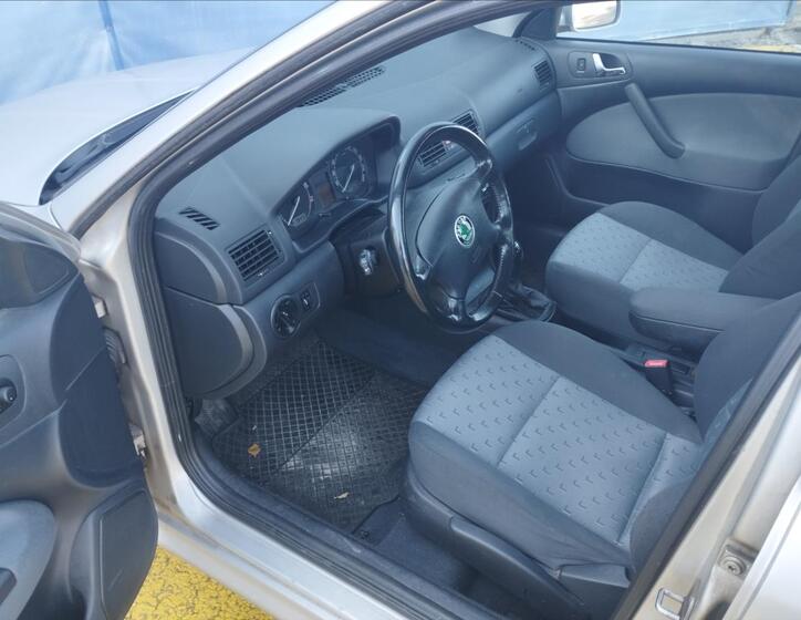 Škoda Octavia 10