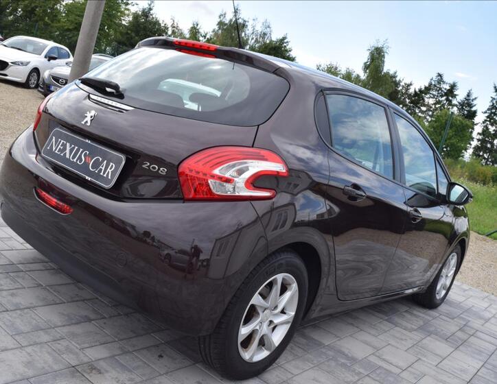Peugeot 208 5