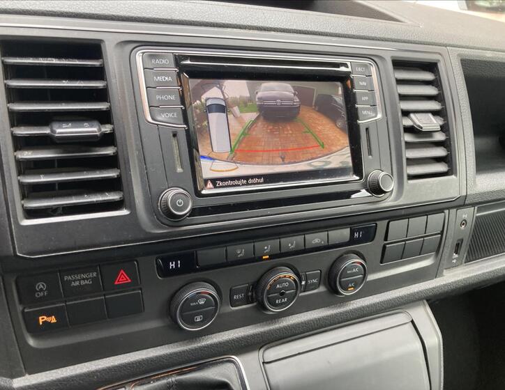 Volkswagen Multivan 21