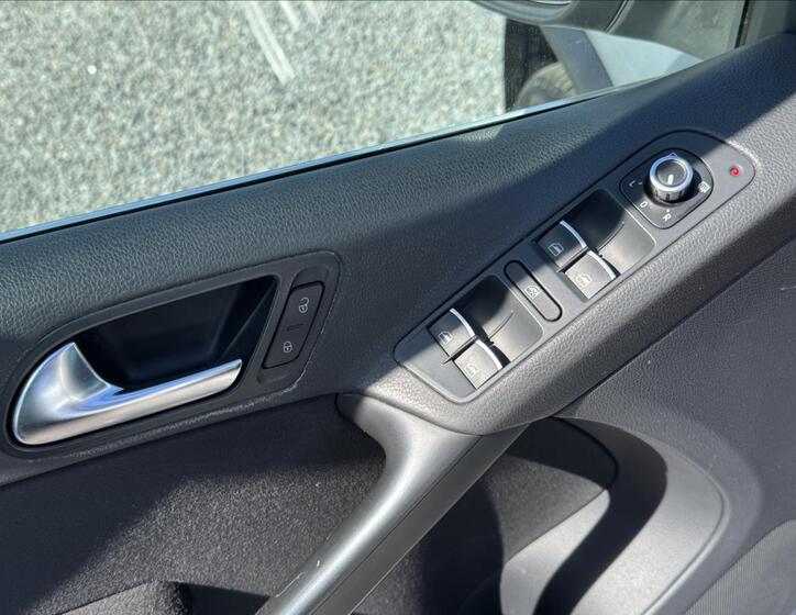 Volkswagen Tiguan 16