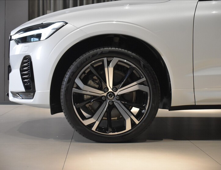 Volvo XC60 8