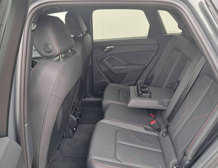 Audi Q3 22