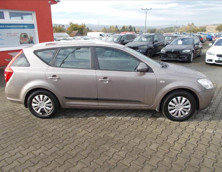 KIA Ceed 8
