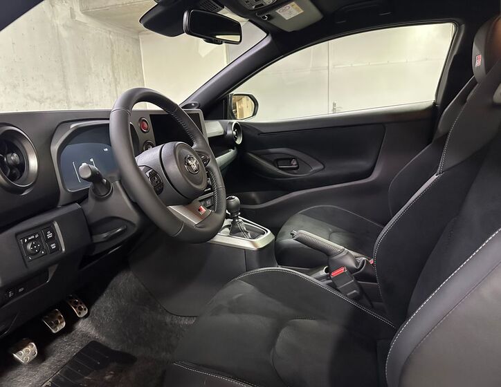 Toyota Yaris 9