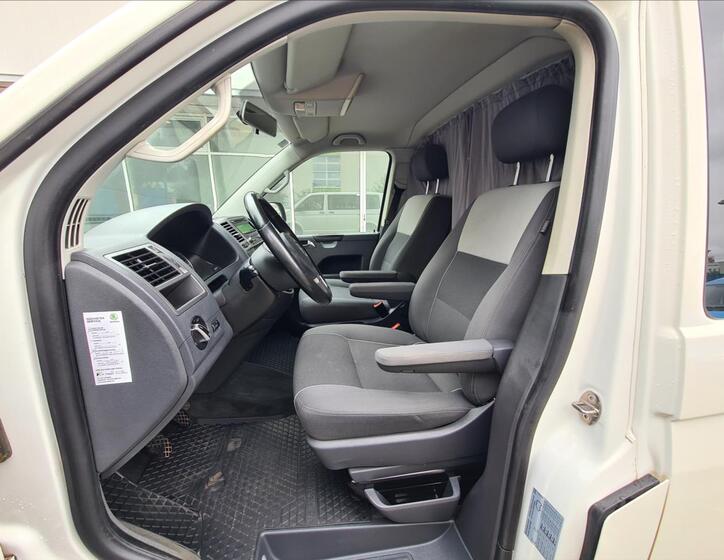 Volkswagen Multivan 15