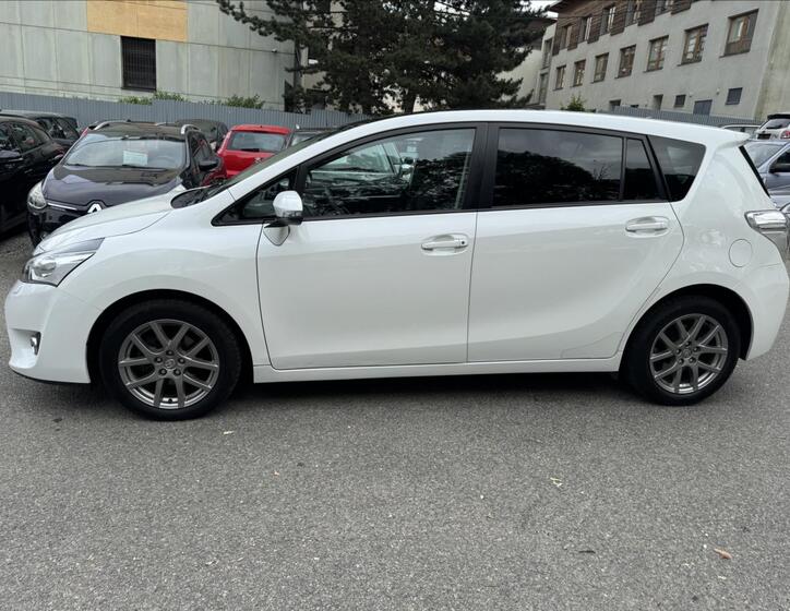 Toyota Verso 5
