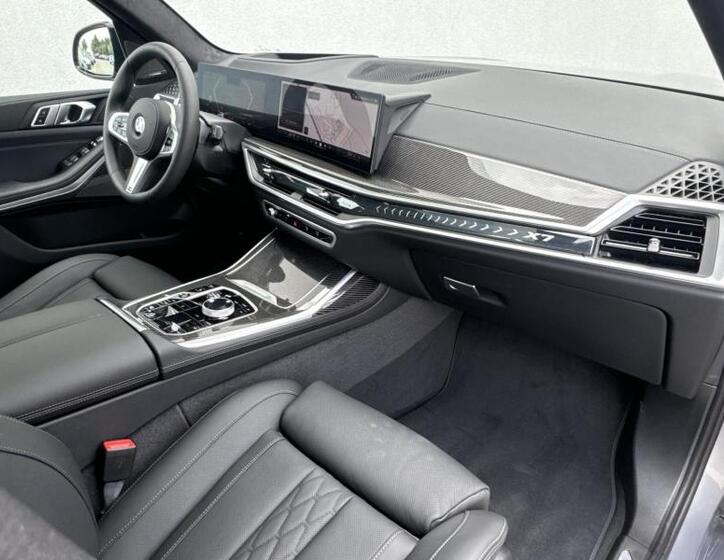 BMW X7 9