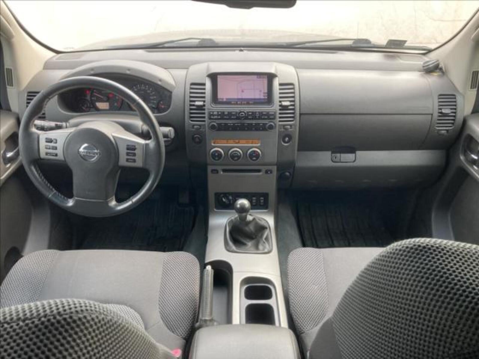Nissan Navara 12
