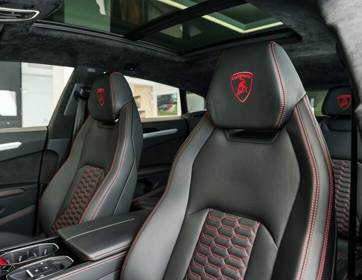 Lamborghini Urus 6