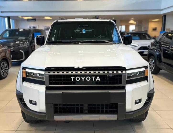 Toyota Land Cruiser 1