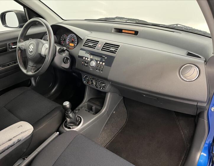 Suzuki Swift 17