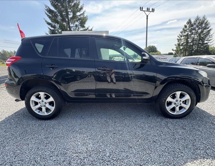 Toyota RAV4 8