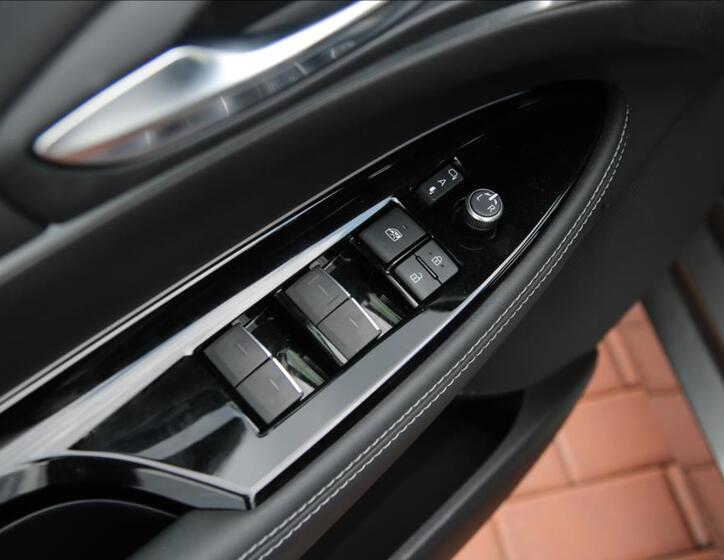 Toyota Mirai 16