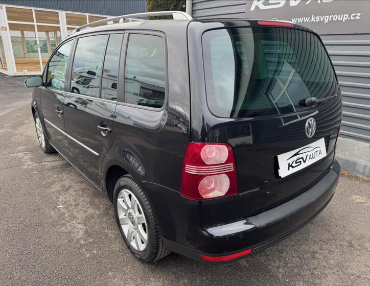 Volkswagen Touran 7