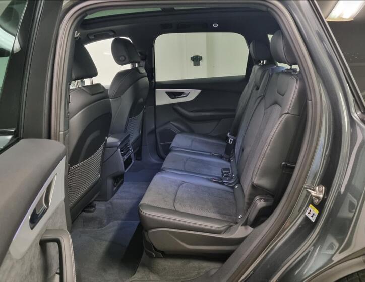 Audi Q7 14
