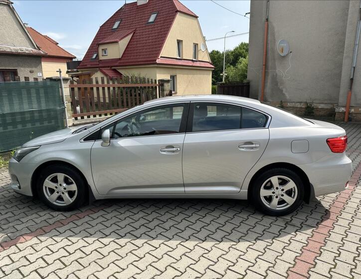 Toyota Avensis 8