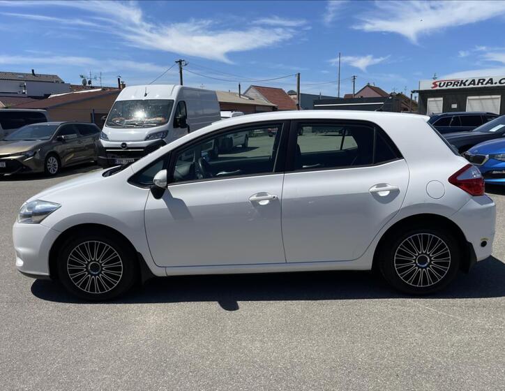Toyota Auris 8