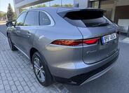 Jaguar F-Pace 10