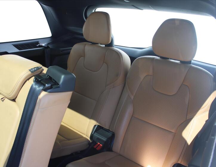 Volvo XC90 12