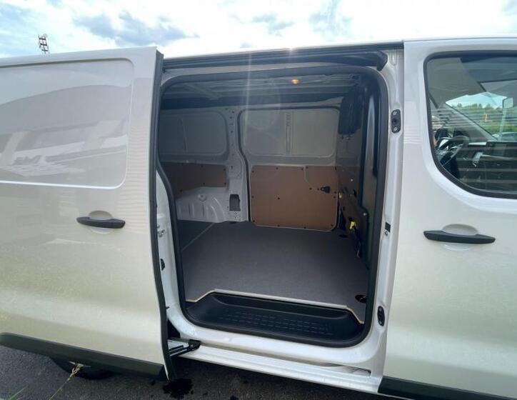 Toyota ProAce 17