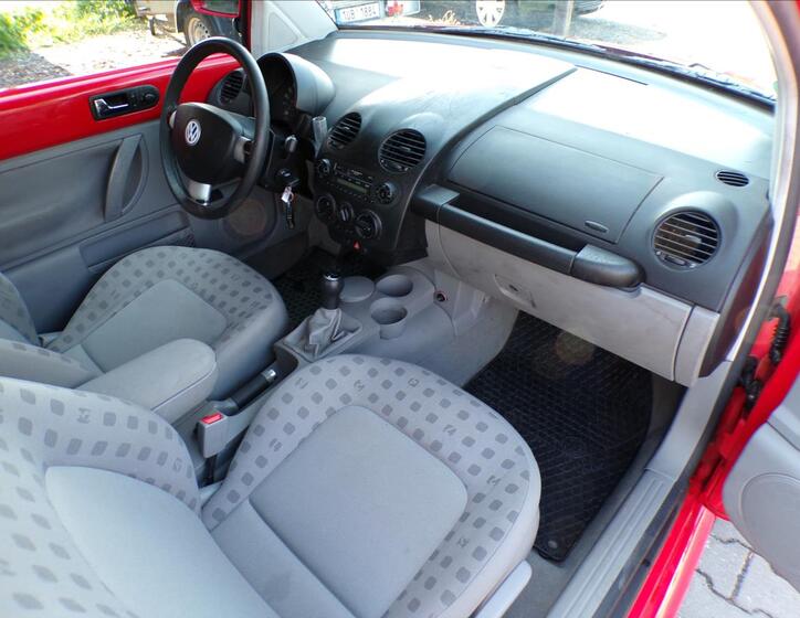 Volkswagen New Beetle 20