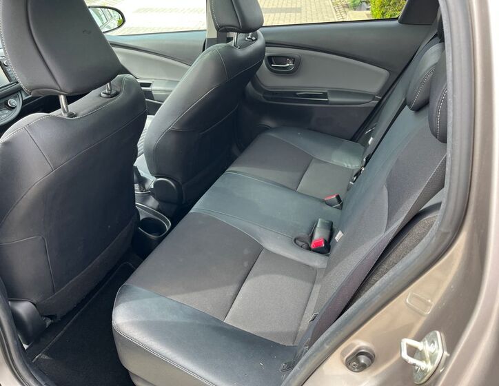Toyota Yaris 15