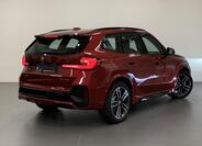 BMW iX1 11