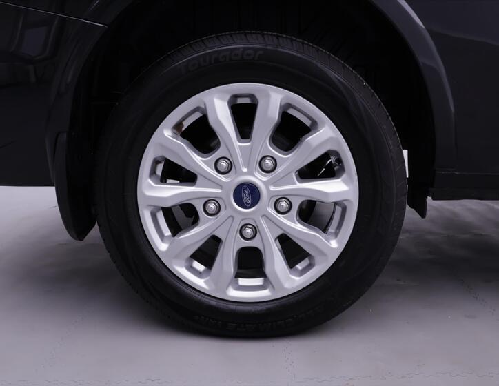 Ford Tourneo Custom 32