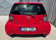 Toyota iQ 5