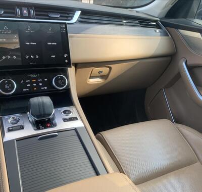 Jaguar F-Pace 17