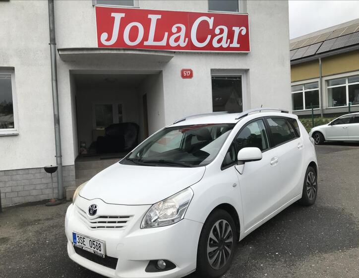 Toyota Verso 2