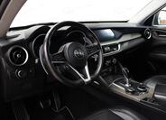 Alfa Romeo Stelvio 10