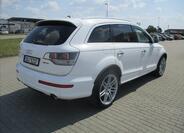 Audi Q7 35