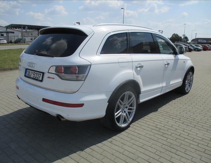 Audi Q7 35