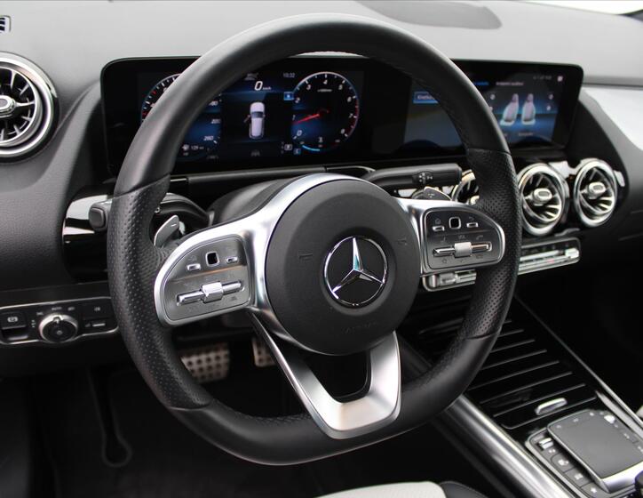 Mercedes-Benz GLA 15