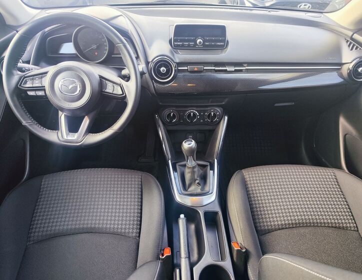 Mazda 2 11