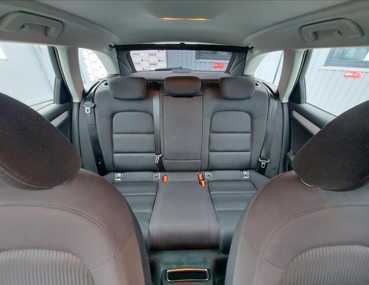 Audi A4 52