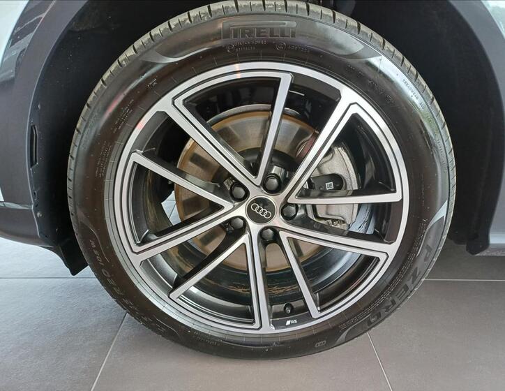 Audi Q5 8