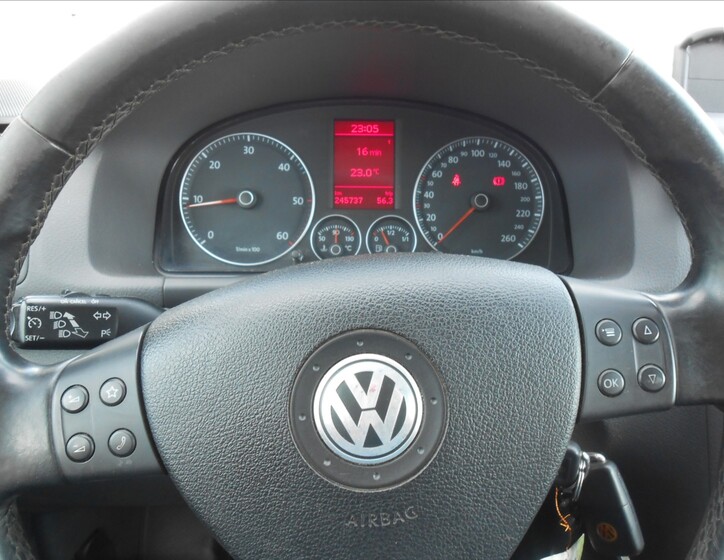 Volkswagen Touran 25