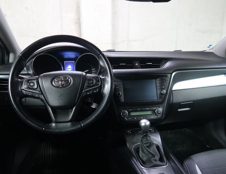 Toyota Avensis 15