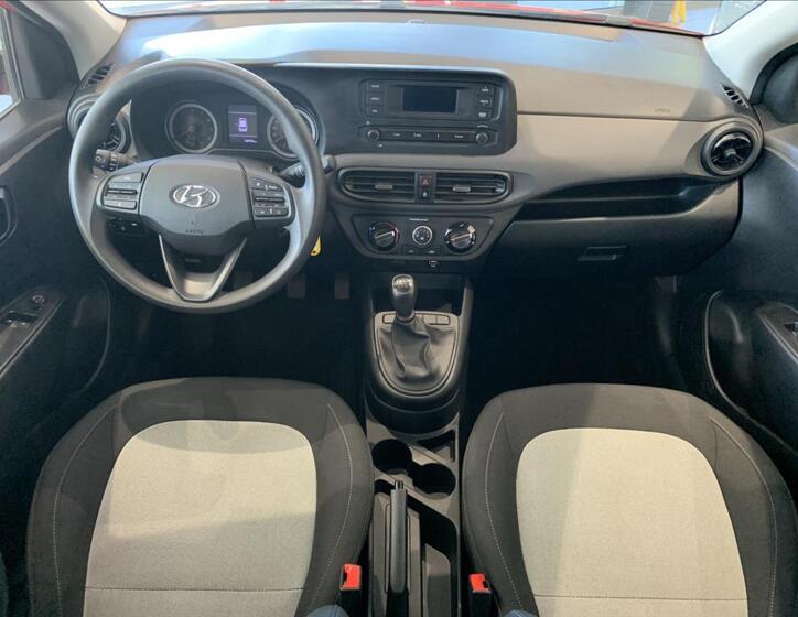 Hyundai i10 15