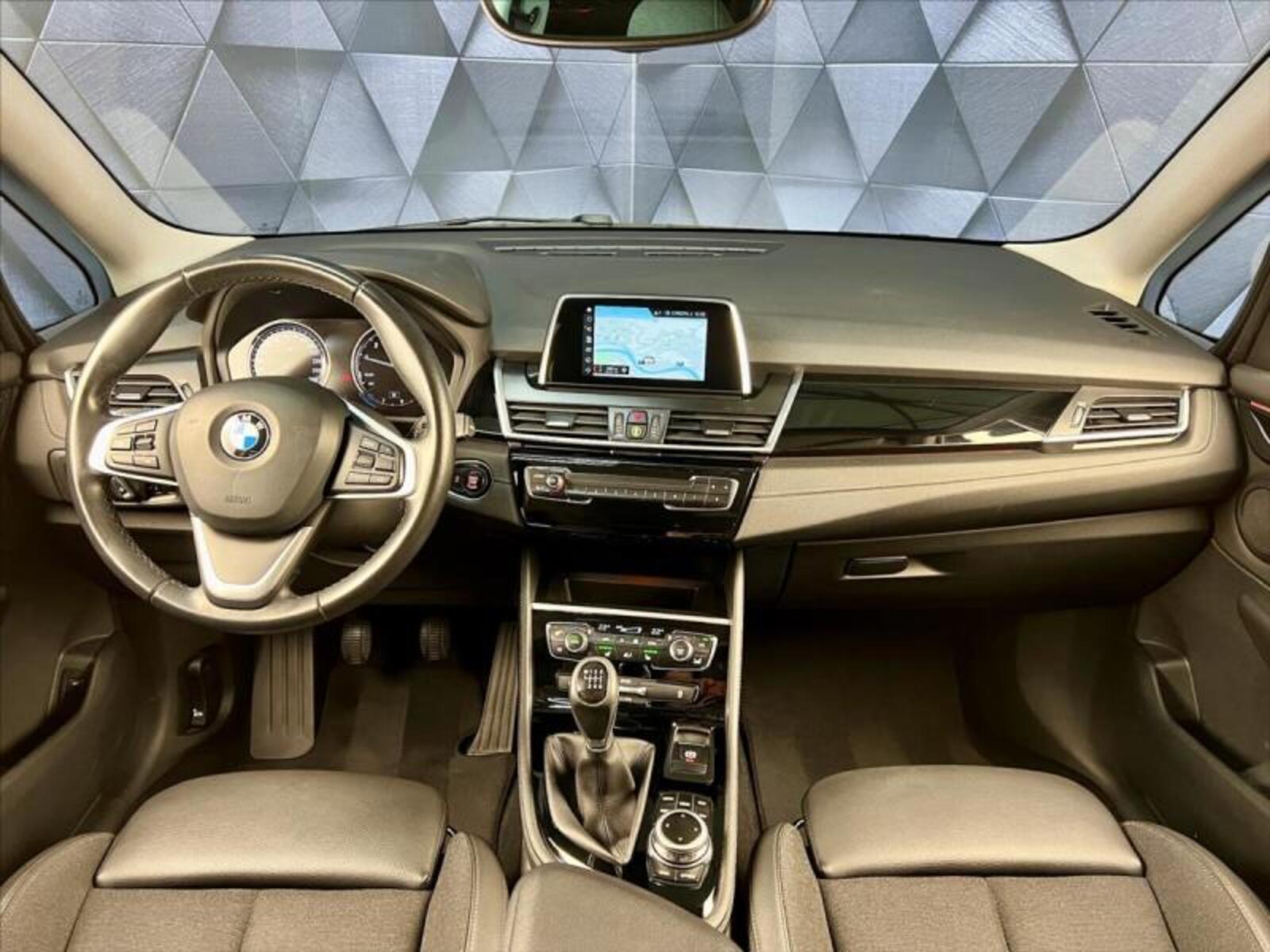 BMW Řada 2 10